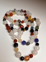 collana-con-pietre-dure-di-calcedonio-bianco-e-agata-vari-colori