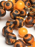 collana-con-pietre-dure-di-agata-tibetana-e-calcedonio-gialloarancio