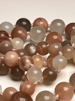 collana-con-pietre-dure-di-pietra-di-luna-e-pendente