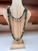 collana-con-pietre-dure-di-rubino-zoisite