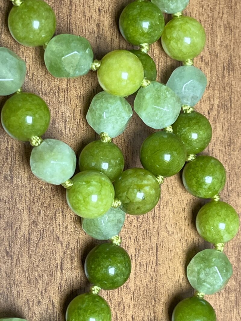 collana-con-pietre-dure-di-peridoto