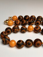 collana-con-pietre-dure-di-agata-tibetana-e-calcedonio-gialloarancio