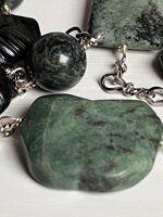 collana-realizzata-a-mano-con-pietre-di-diaspro-e-catenella-in-acciaio-inossidabile-placcata-oro-18k