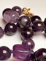 collana-con-pietre-dure-di-ametista-sferiche-e-rettangolari