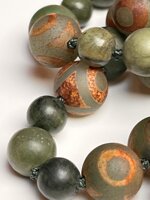 collana-con-pietre-dure-di-agata-tibetana-e-giada