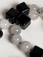 collana-con-pietre-dure-di-quarzo-e-agata