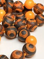 collana-con-pietre-dure-di-agata-tibetana-e-calcedonio-gialloarancio