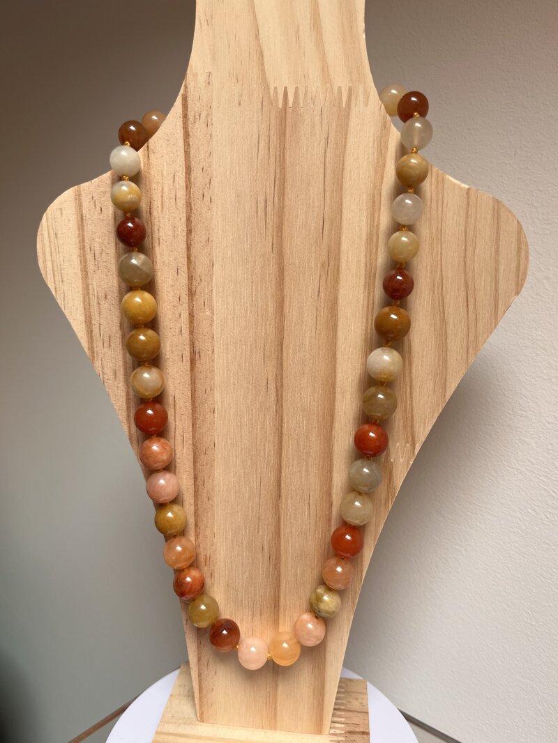 collana-con-pietre-dure-di-giada-imperiale