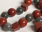 collana-con-pietre-dure-di-diaspro-rosso-e-diaspro-sanguigno