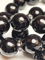 collana-con-pietre-dure-di-onice-di-qualita