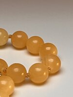 collana-con-pietre-dure-di-giada-gialla