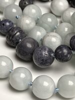 collana-con-pietre-dure-di-acquamarina-e-corallo-blu