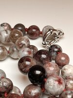 collana-con-pietre-dure-di-tormalina-fiore-di-prugna