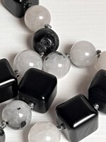 collana-con-pietre-dure-di-quarzo-e-agata