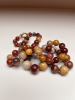 collana-con-pietre-dure-di-mokaite