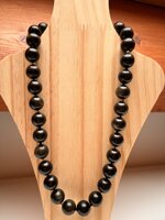 collana-con-pietre-dure-di-ossidiana-golden