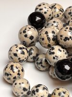 collana-con-pietre-dure-di-diaspro-dalmata-e-onice