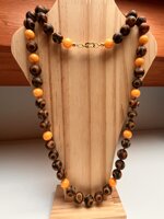 collana-con-pietre-dure-di-agata-tibetana-e-calcedonio-gialloarancio