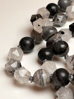 collana-con-pietre-dure-di-taiji-e-quarzo-rutilato