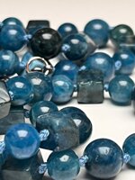 collana-con-pietre-dure-di-apatite