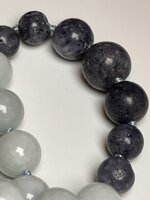 collana-con-pietre-dure-di-acquamarina-e-corallo-blu
