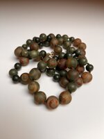 collana-con-pietre-dure-di-agata-tibetana-e-giada