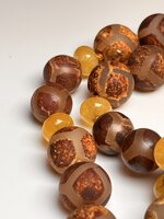 collana-con-pietre-dure-di-agata-tibetana-e-calcedonio-a-rondelle