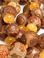 collana-con-pietre-dure-di-agata-tibetana-e-calcedonio-a-rondelle