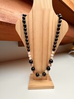 collana-con-pietre-dure-di-onice-pietra-di-luna-e-ossidiana-gold