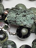 collana-con-pietre-dure-di-diaspro-kambaba