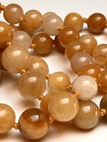 collana-con-pietre-dure-di-giada-varie-sfumature-di-giallo