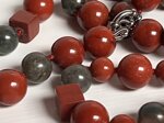 collana-con-pietre-dure-di-diaspro-rosso-e-diaspro-sanguigno