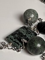 collana-realizzata-a-mano-con-pietre-di-diaspro-e-catenella-in-acciaio-inossidabile-placcata-oro-18k