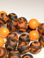 collana-con-pietre-dure-di-agata-tibetana-e-calcedonio-gialloarancio