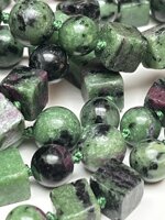 collana-con-pietre-dure-di-rubino-zoisite