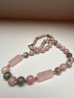 collana-con-pietre-dure-di-quarzite-lunga-48-cm