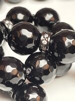 collana-con-pietre-dure-di-onice-di-qualita