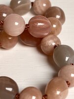 collana-con-pietre-dure-di-pietra-di-luna