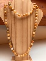 collana-con-pietre-dure-di-giada-varie-sfumature-di-giallo