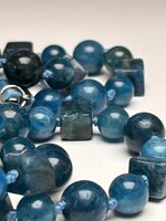 collana-con-pietre-dure-di-apatite