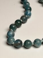 collana-con-pietre-dure-di-apatite-e-pendente