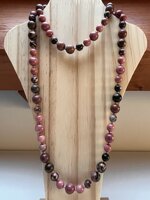 collana-con-pietre-dure-di-rodonite-rosa-e-con-venature-nere