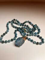 collana-con-pietre-dure-di-apatite-e-pendente