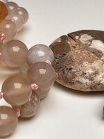 collana-con-pietre-dure-di-agata-cherry-e-pendente