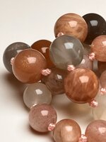 collana-con-pietra-di-luna-varie-sfumature