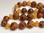 collana-con-pietre-dure-di-agata-tibetana-e-calcedonio-a-rondelle