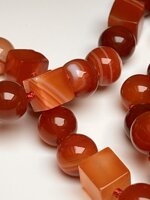 collana-con-pietre-dure-di-agata-rossa