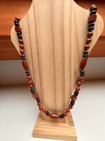 collana-con-pietre-dure-di-diaspro-rosso-e-brecciato