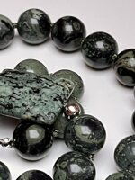 collana-con-pietre-dure-di-diaspro-kambaba