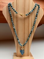 collana-con-pietre-dure-di-apatite-e-pendente